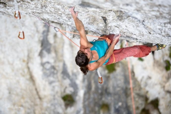 Video: Caprez 8c+, Lachat 9a+