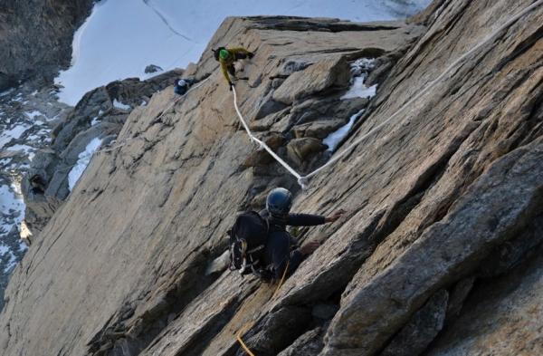 TENDON článek: Aiguilles Dorees