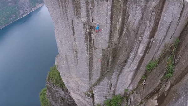 Video: Thor na Preikestolen